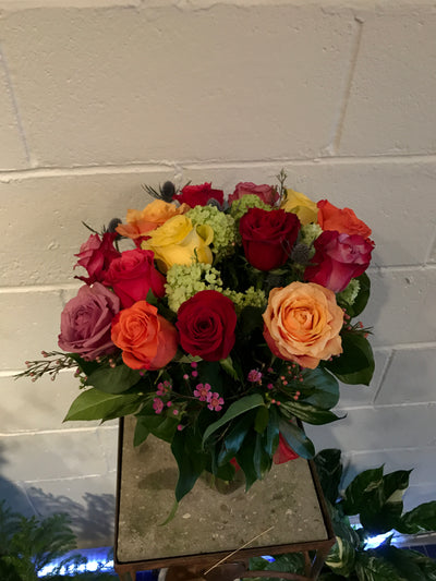 1 Dozen Mixed Roses with Vase